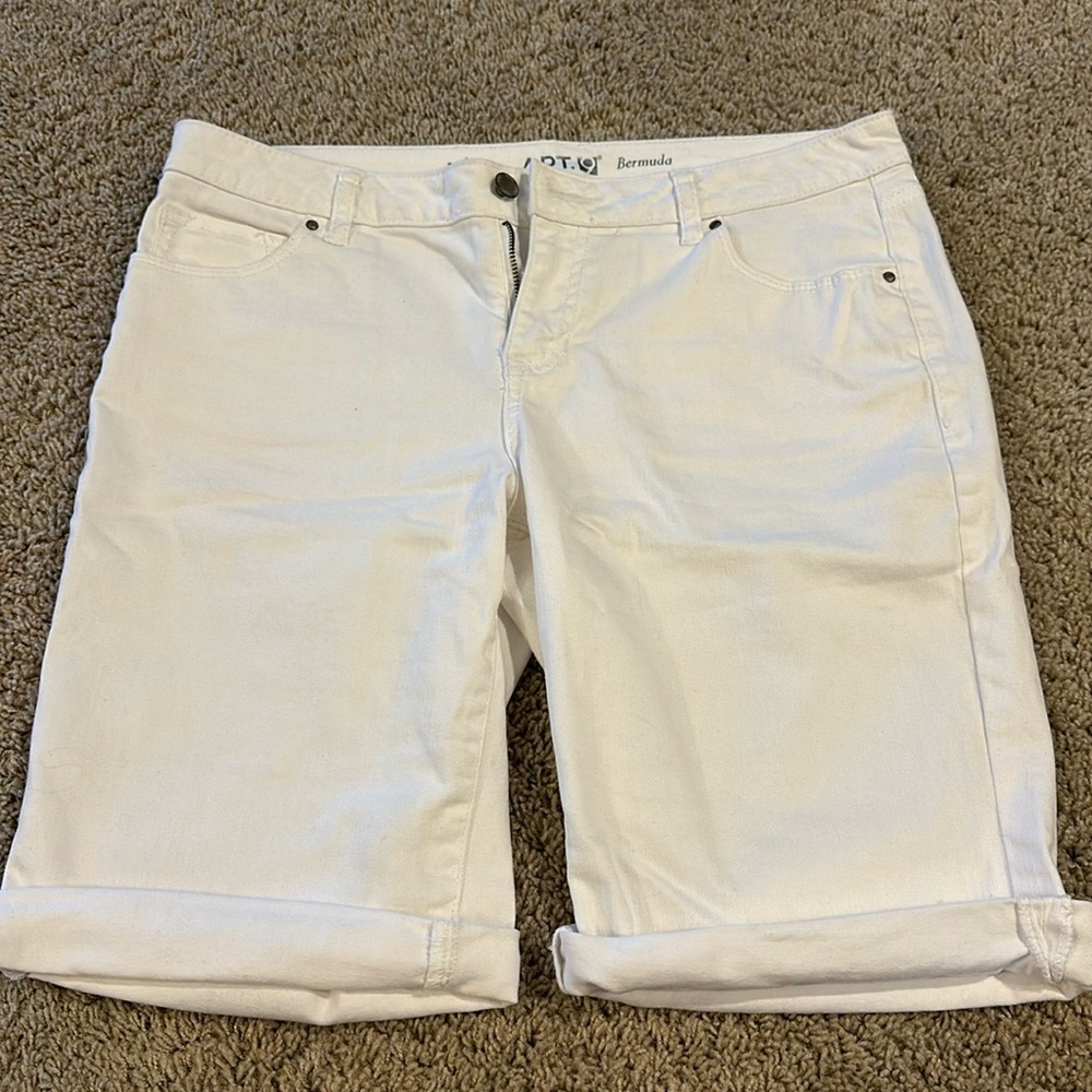 Women’s Bermuda shorts